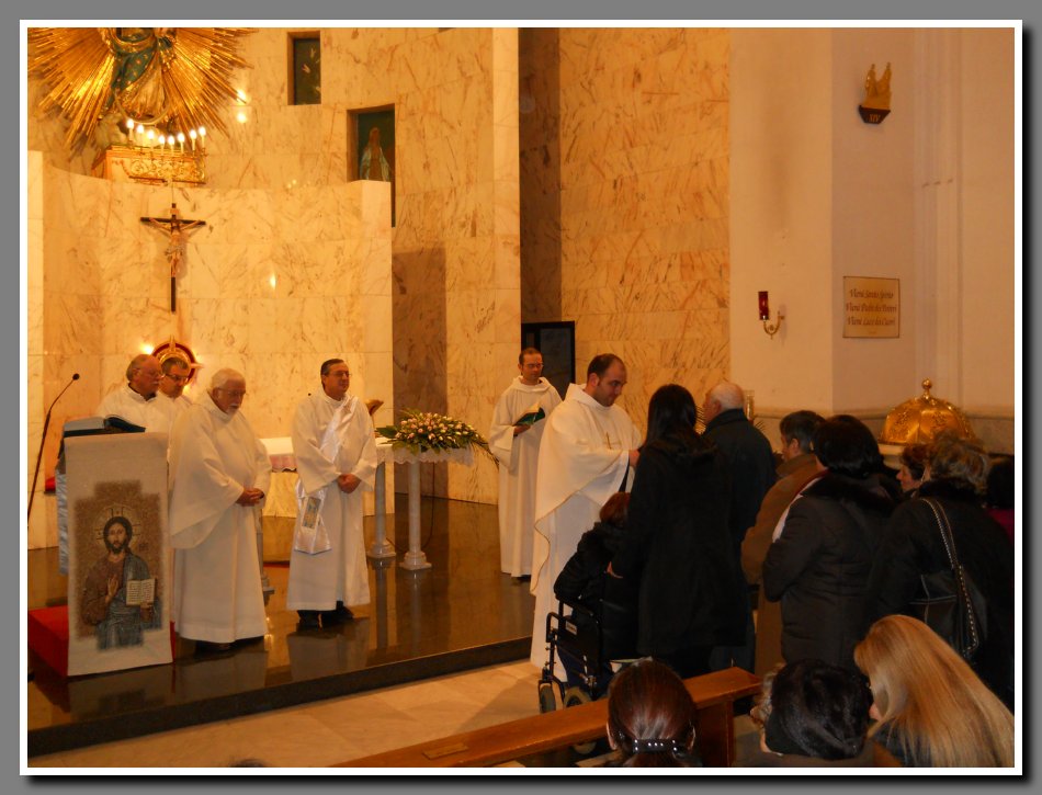 11-02-2011-madonna-lourdes (13)